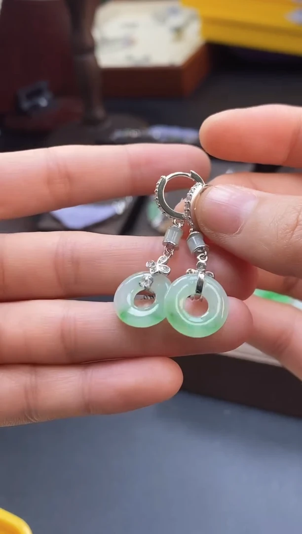 颈饰银S925镶嵌翡翠17889