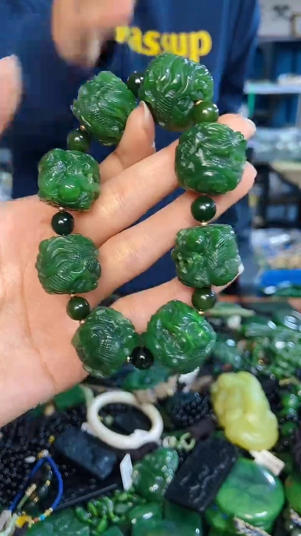 未镶嵌和田玉挂件1