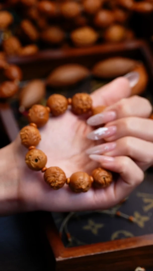 【闪购商品】橄榄核吊坠苏工橄榄核