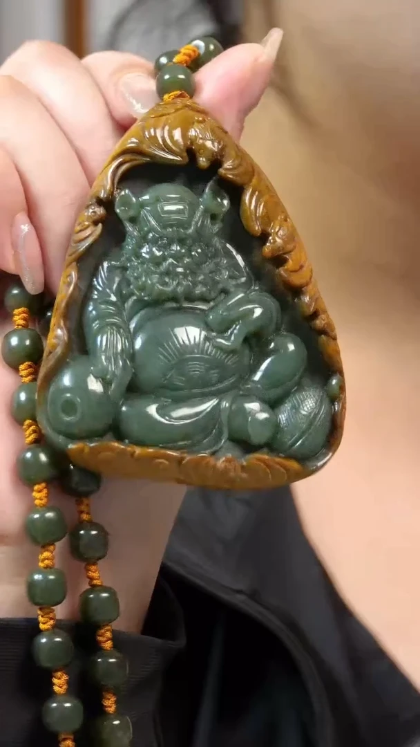 岫岩河磨玉（透闪石质玉）未镶嵌颈饰钟馗