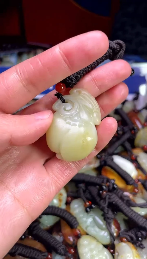 【闪购商品】和田玉颈饰未镶嵌1