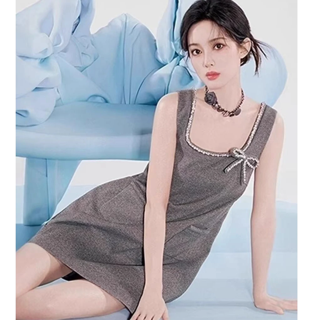 卓家孟子义同款2025春新款U型领口钻饰蝴蝶结无袖A字连衣裙