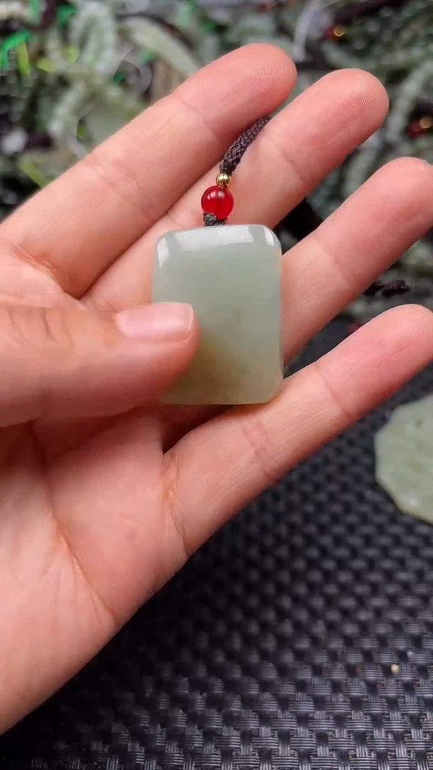 和田玉未镶嵌颈饰1