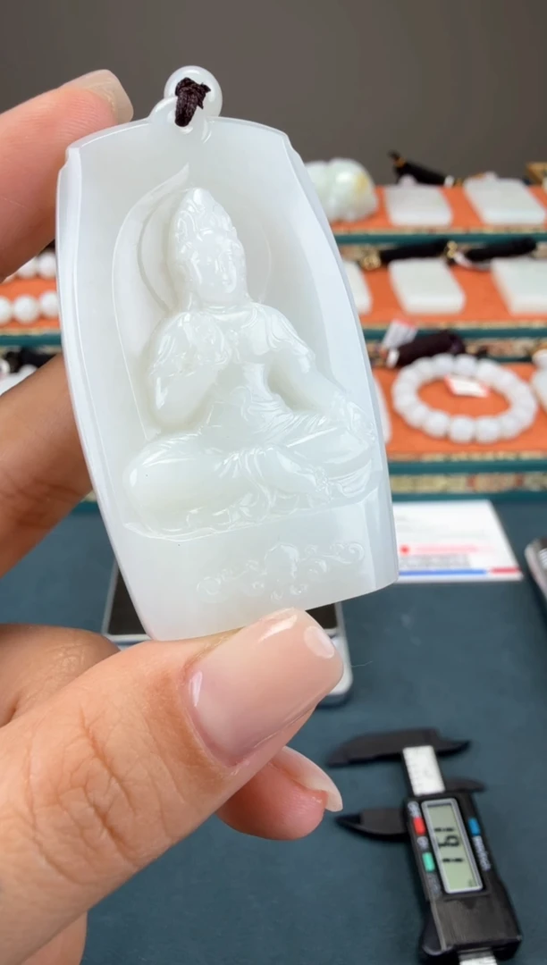 和田玉未镶嵌颈饰1