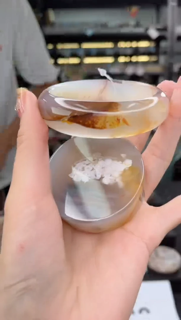 【闪购商品】石英质玉手镯未镶嵌57圈口（赠品镯心）351024