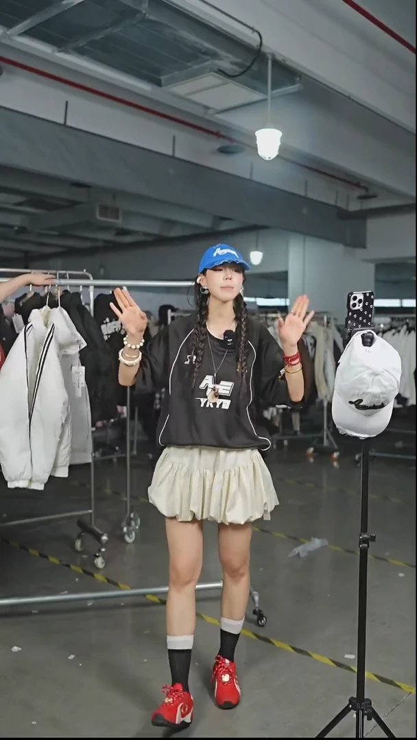 YKYB羽绒服短款M码