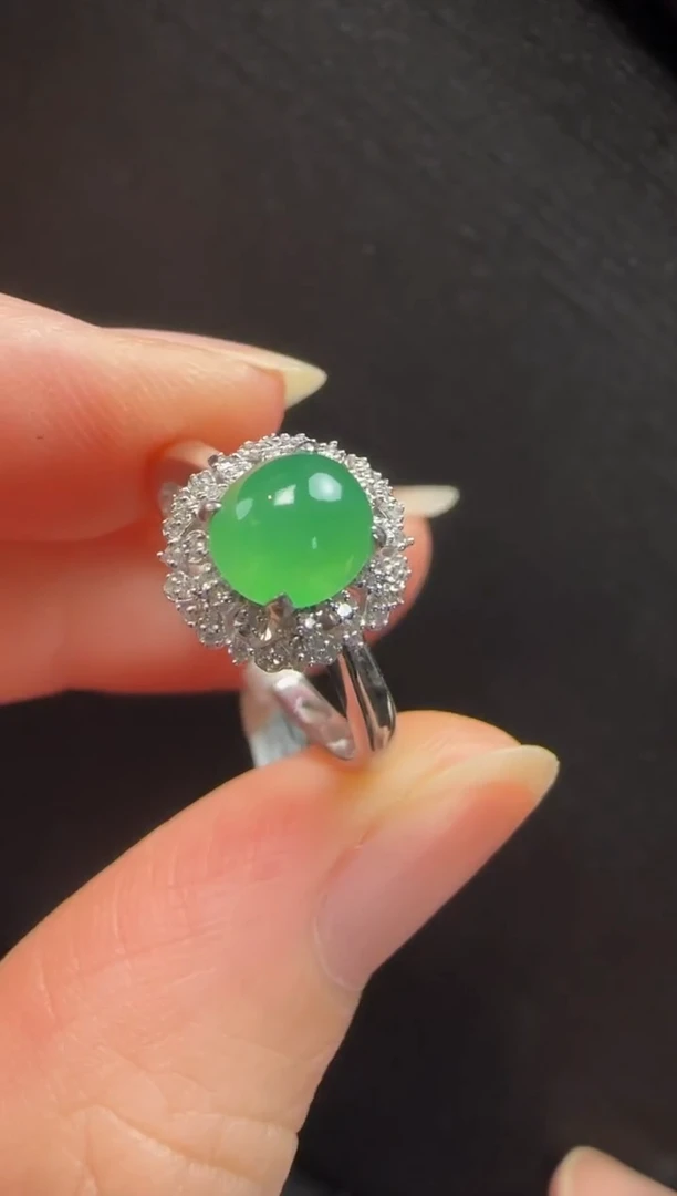 18K金镶嵌戒指翡翠255蛋面一枚