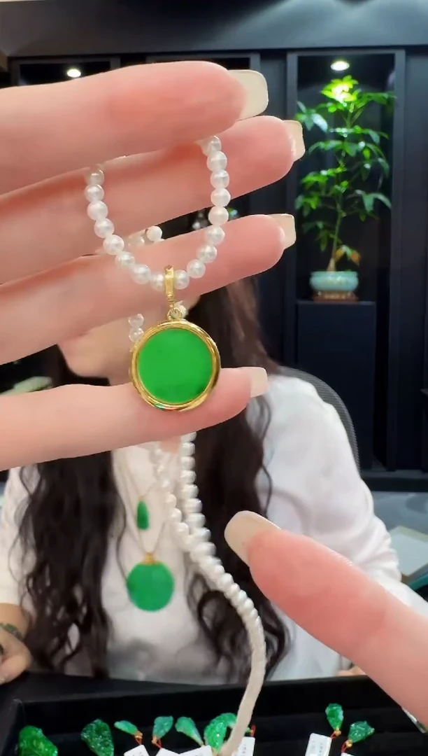 吊坠(不含链)未镶嵌翡翠y缅料A货/多样性发货/一件