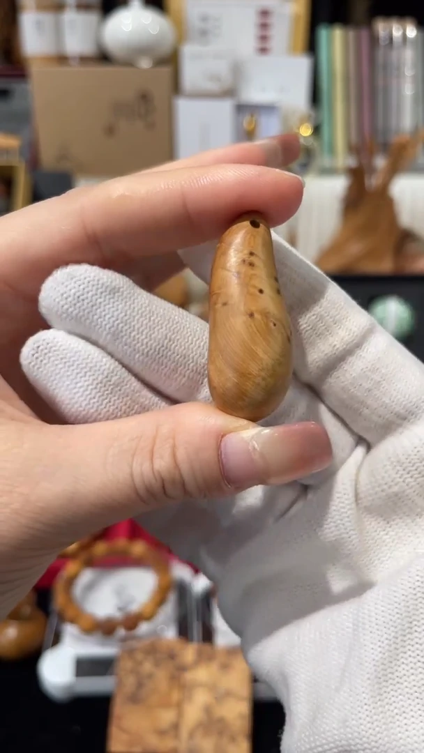崖柏E****™榴花小吊坠太行崖柏陈化料