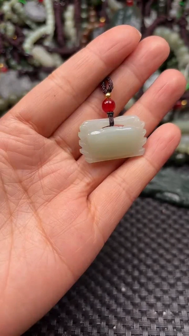 【闪购商品】和田玉颈饰未镶嵌.