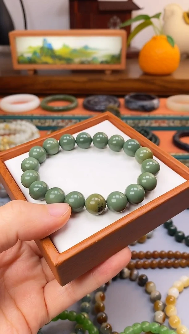 未镶嵌手串和田玉新疆沙枣青