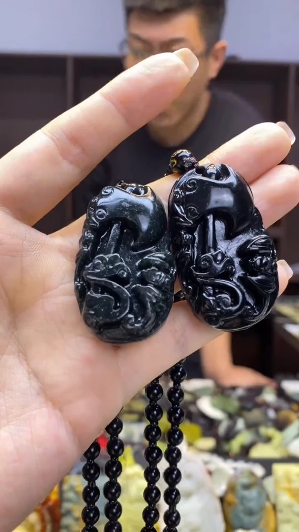 未镶嵌岫玉挂件多样性发货发其中一件