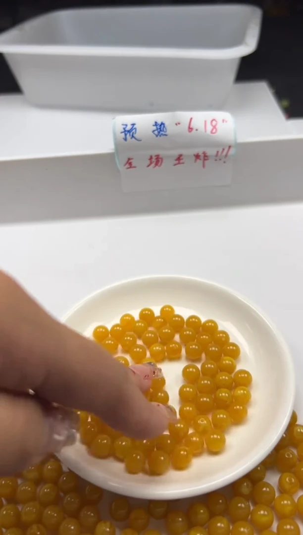 未镶嵌颈饰蜜蜡w99鸡油黄蜜蜡8mm*25颗