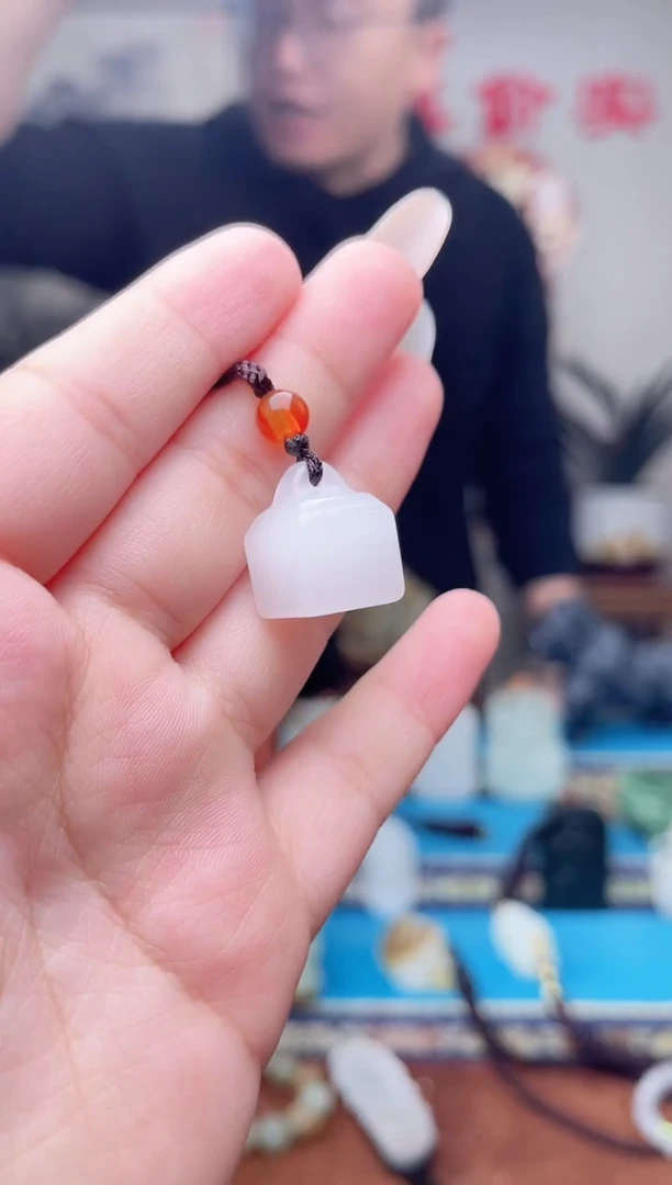 【闪购商品】石英质玉颈饰未镶嵌1