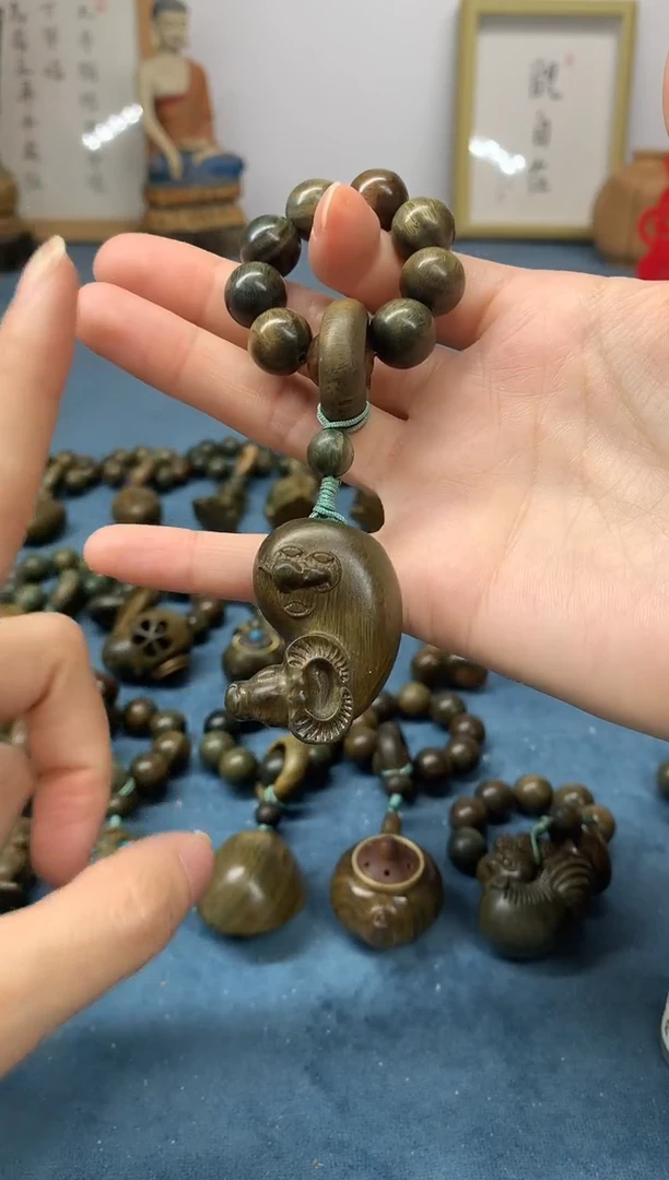 【闪购商品】维腊木（绿檀）把件数你牛 盘玩件