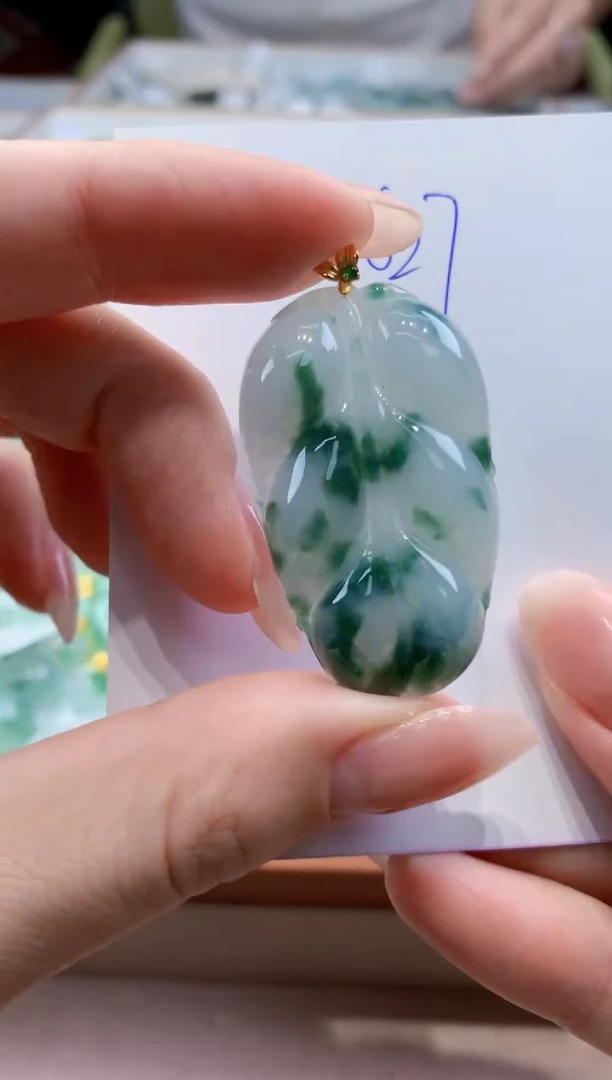 颈饰18K金镶嵌翡翠天然缅甸a货翡翠