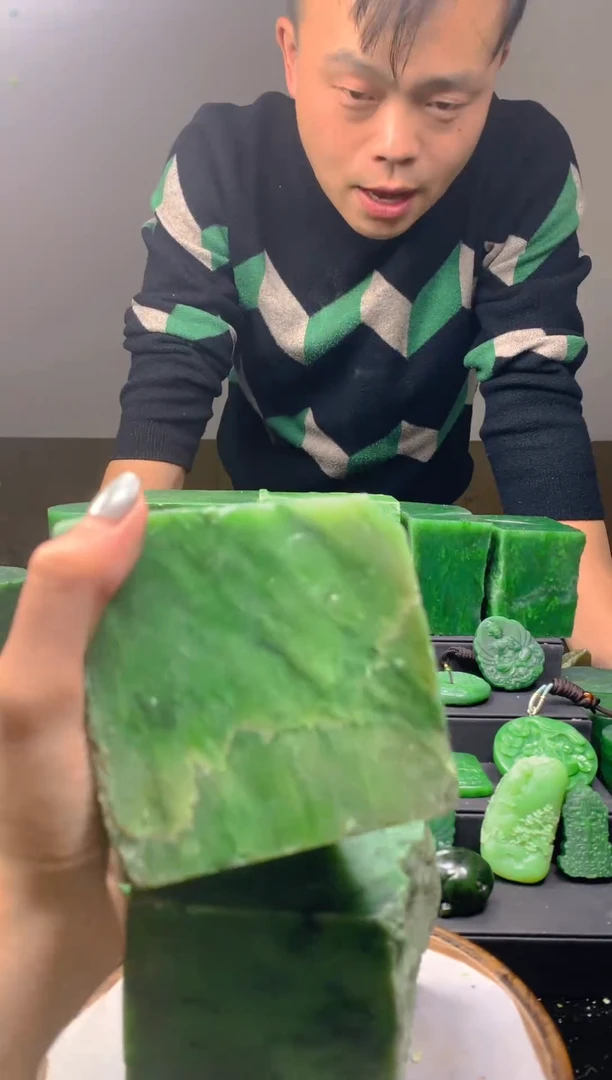 未镶嵌和田玉珠宝半成品1