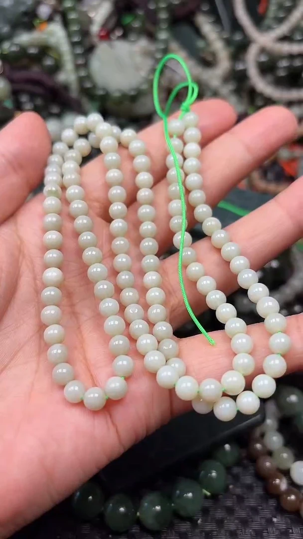 和田玉未镶嵌颈饰1