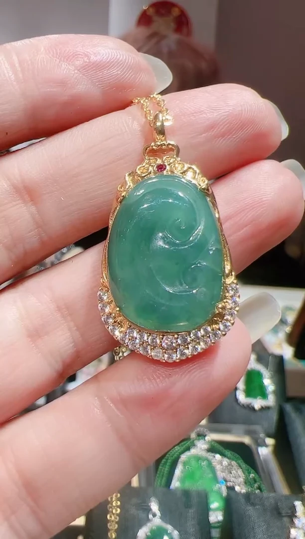 【闪购商品】翡翠颈饰未镶嵌202521077