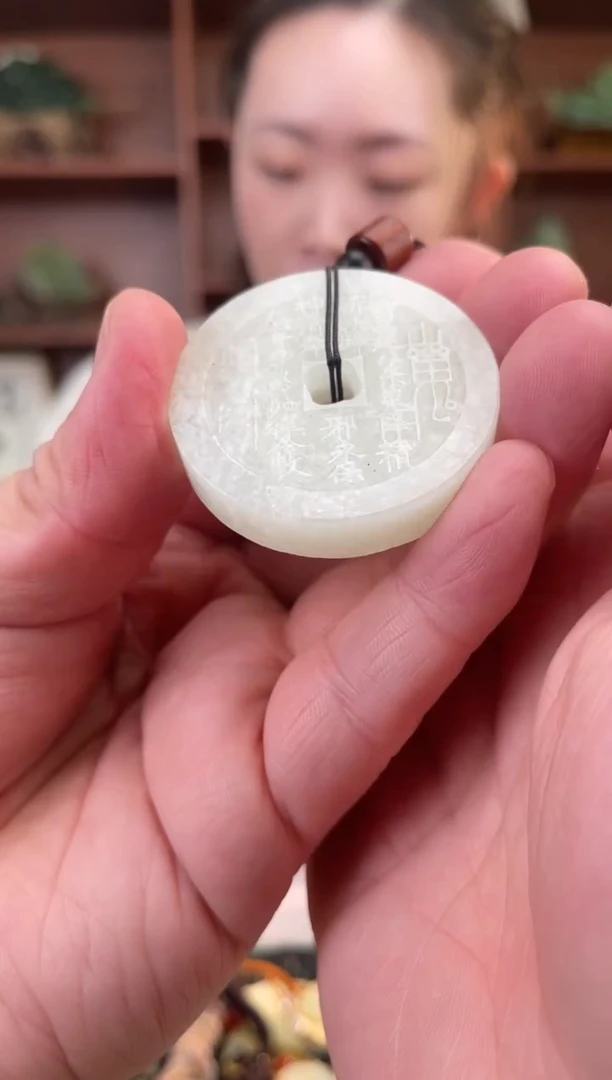 未镶嵌蛇纹石玉颈饰·