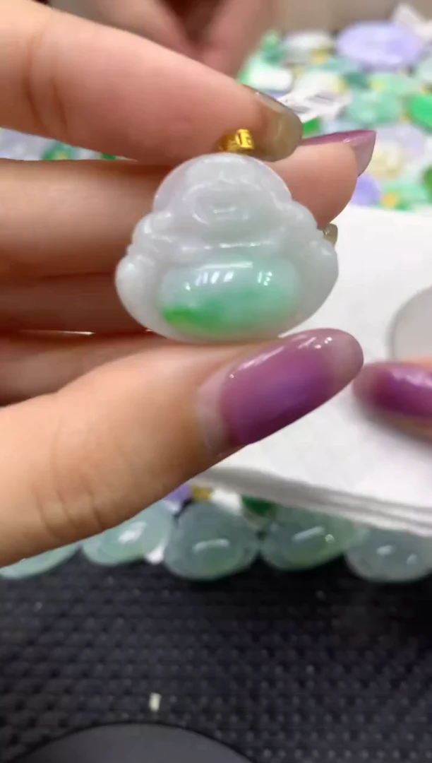 颈饰18K金镶嵌翡翠天然缅甸翡翠A货