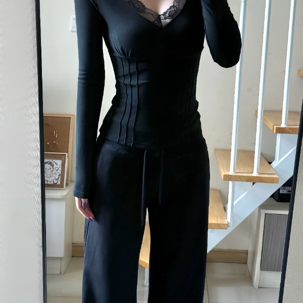 美式性感辣妹风v领蕾丝拼接长袖t恤女秋冬纯欲镂空露背打底衫上衣