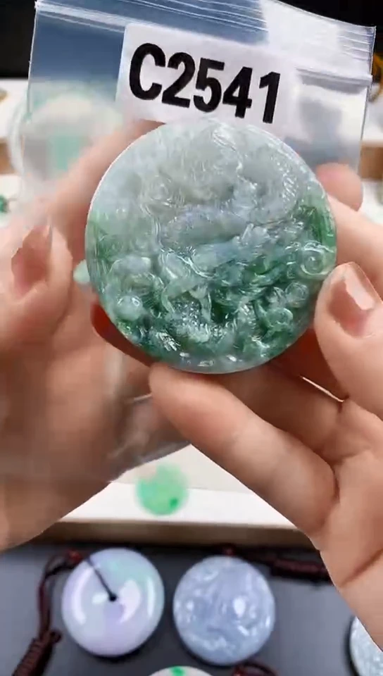 颈饰未镶嵌翡翠天然翡翠吊坠挂件