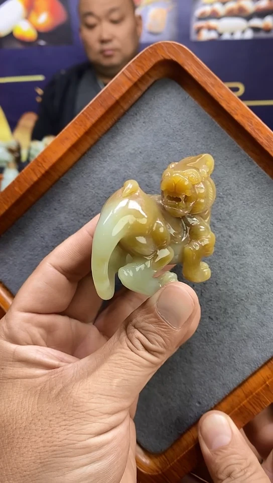 未镶嵌和田玉把件精品和田玉貔貅