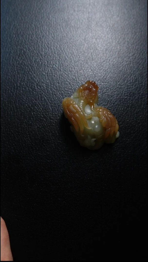 颈饰未镶嵌和田玉手把件