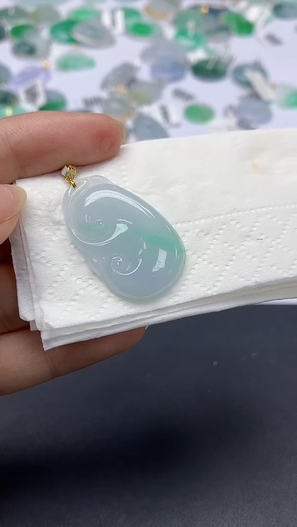 翡翠18K金镶嵌颈饰天然缅甸a货翡翠