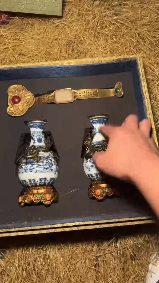 【闪购商品】高端精美如意瓶一对带盒链接