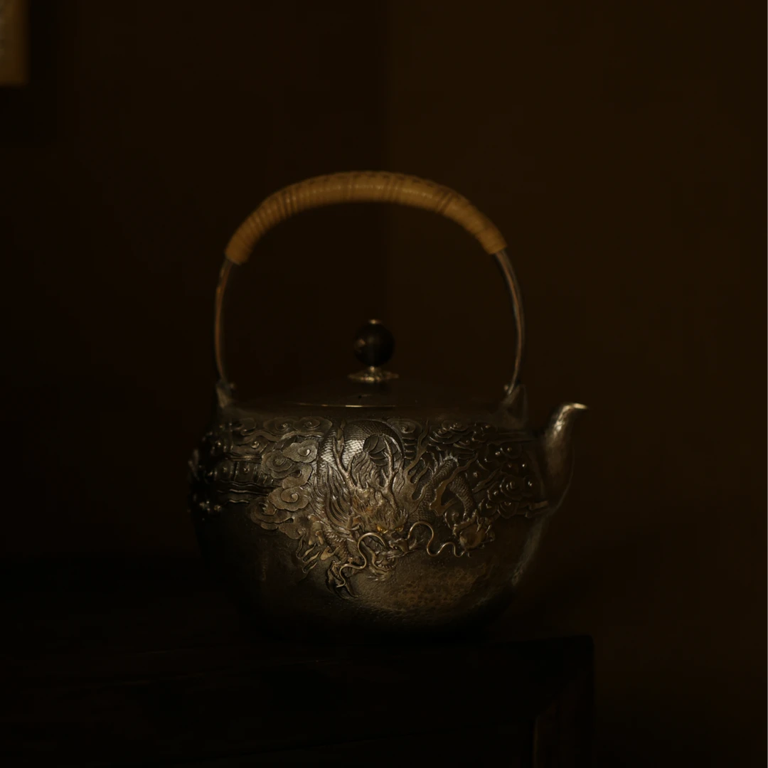 纯手工一张打大容量做旧浮雕盛世龙腾烧水银壶