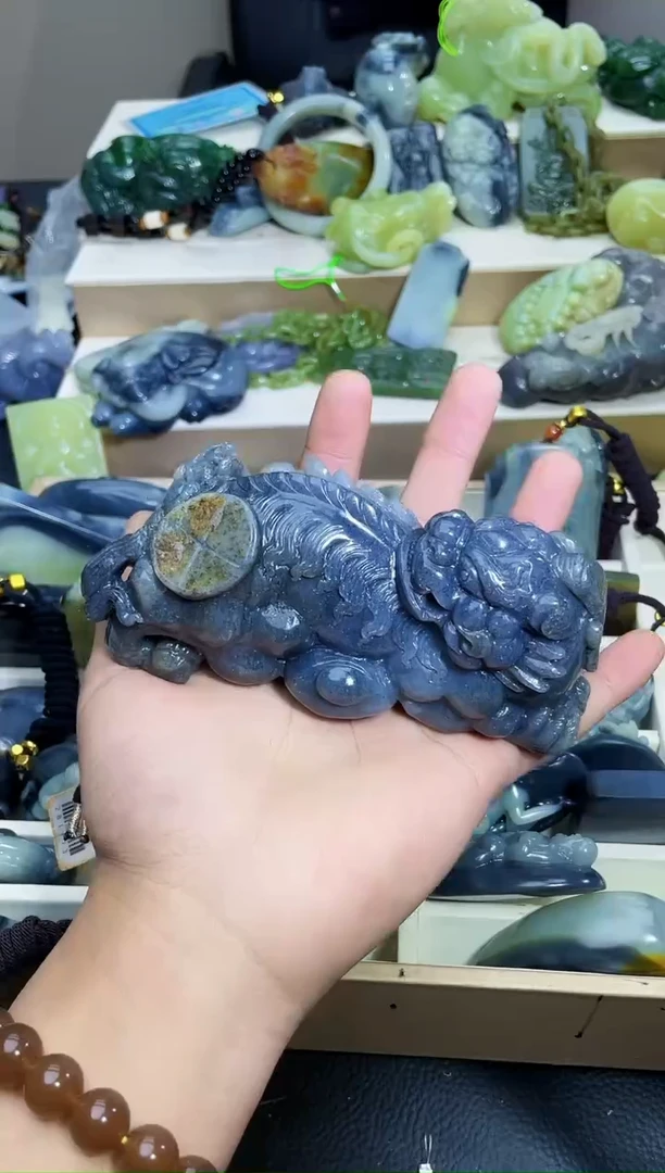 颈饰未镶嵌和田玉松**布1