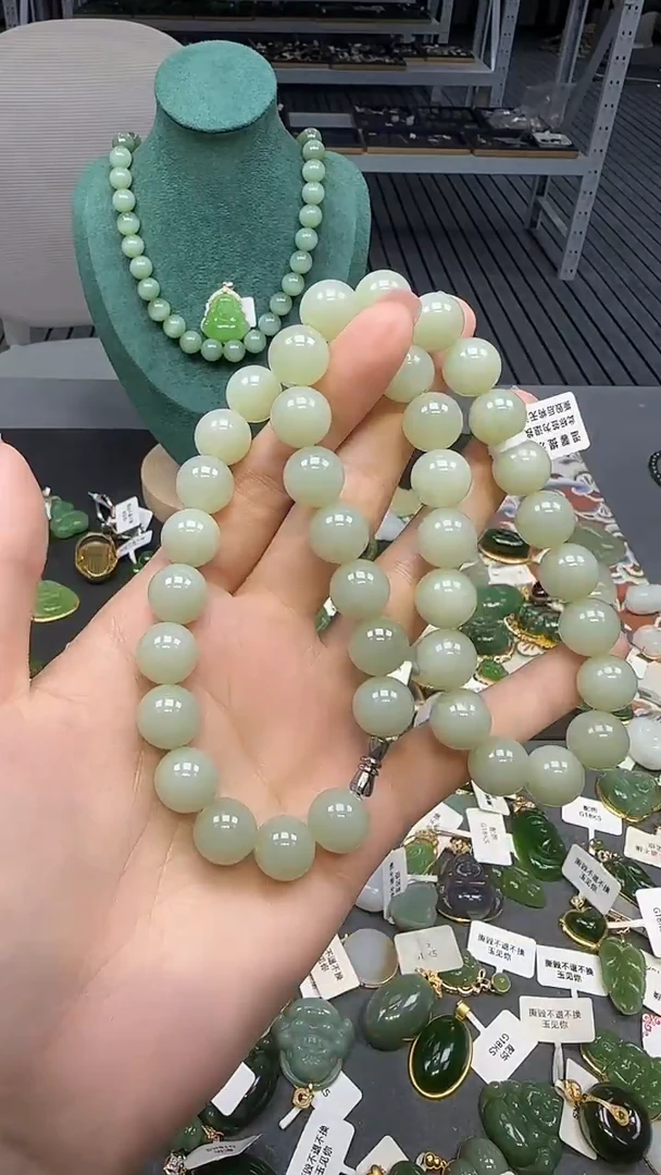 未镶嵌和田玉挂件1