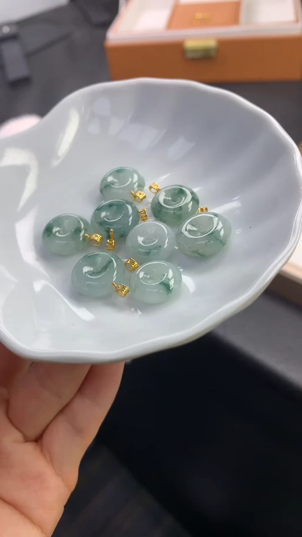 颈饰18K金镶嵌翡翠FA345 翡翠飘花平安扣 多样性发其一赠皮绳