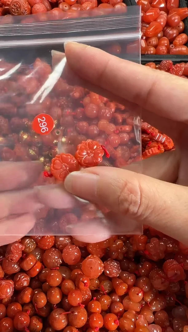 【闪购商品】南红玛瑙颈饰未镶嵌1