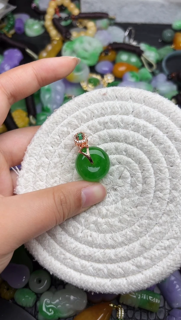 颈饰未镶嵌翡翠大****）缅甸翡翠吊坠