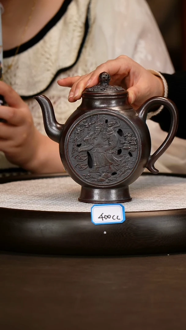茶壶紫砂【徐秀文】赤铁泥镂空屏玉   400CC