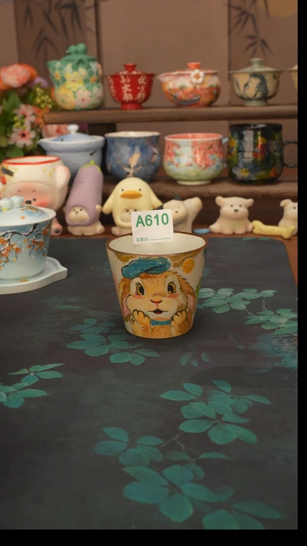 唐行举  小兔子手握杯610