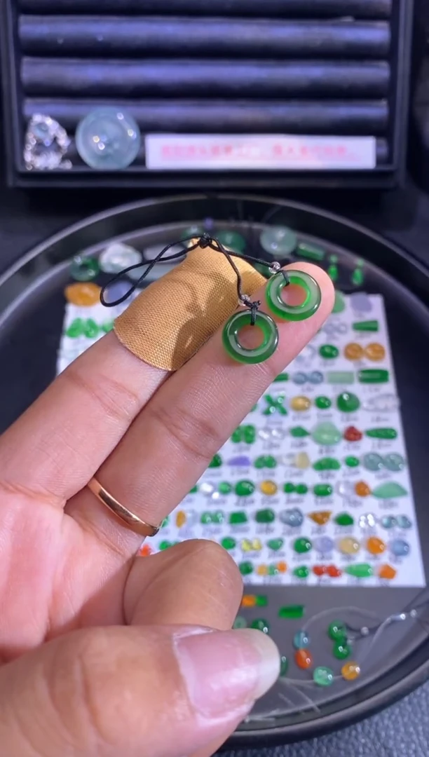 未镶嵌挂件翡翠圈