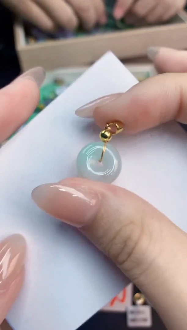 翡翠未镶嵌吊坠(不含链)1