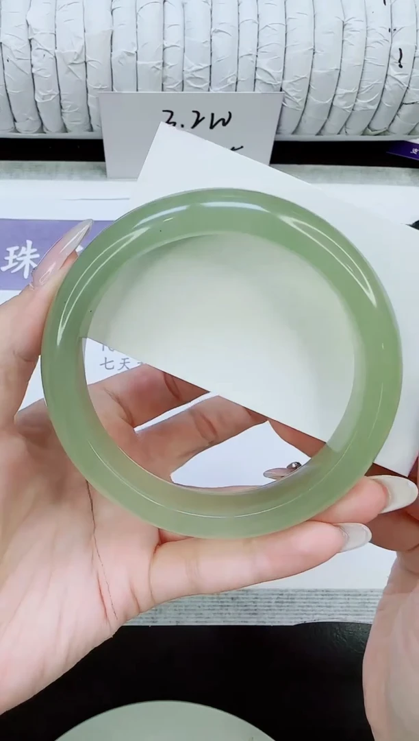 未镶嵌手镯石英质玉190/62.3