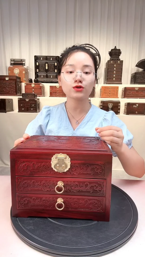紫檀木类成套家具莲年有余