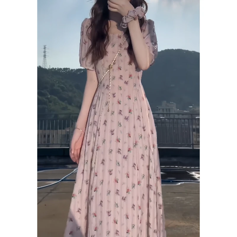 法式高级紫色碎花短袖显瘦连衣裙女早秋设计感小众巨好看气质长裙