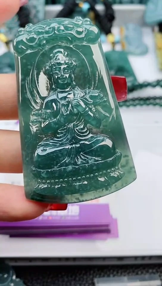 【闪购商品】翡翠颈饰未镶嵌