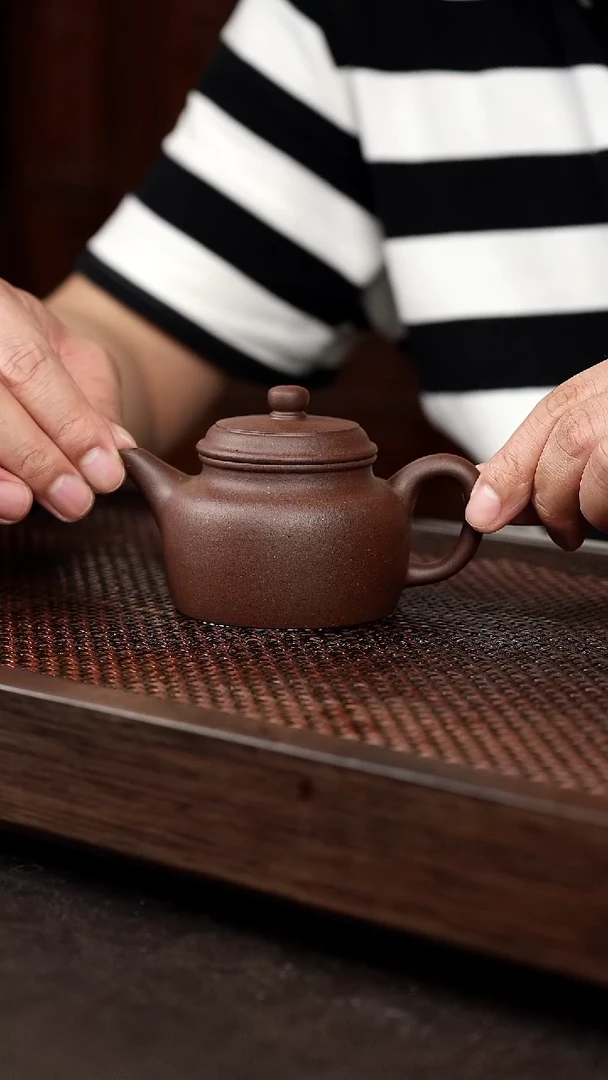 茶壶紫砂紫泥剑流德中