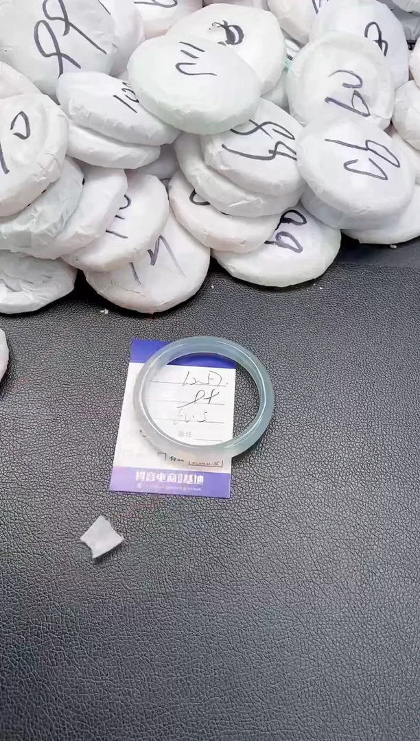 【闪购商品】石英质玉手镯未镶嵌 25L257-60