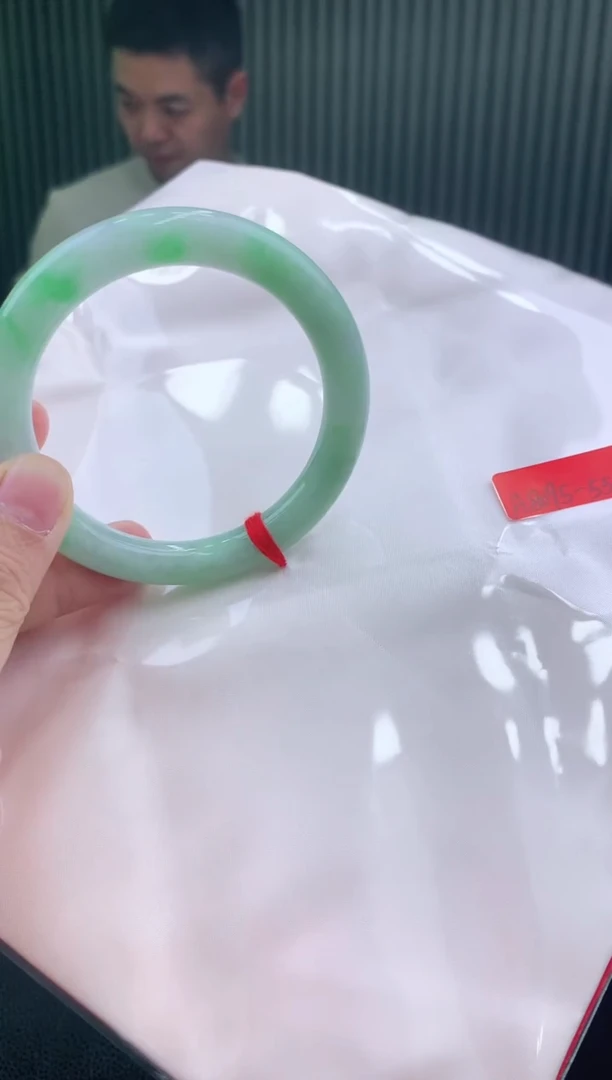 未镶嵌手镯翡翠55