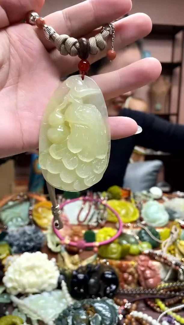 未镶嵌岫玉吊坠·