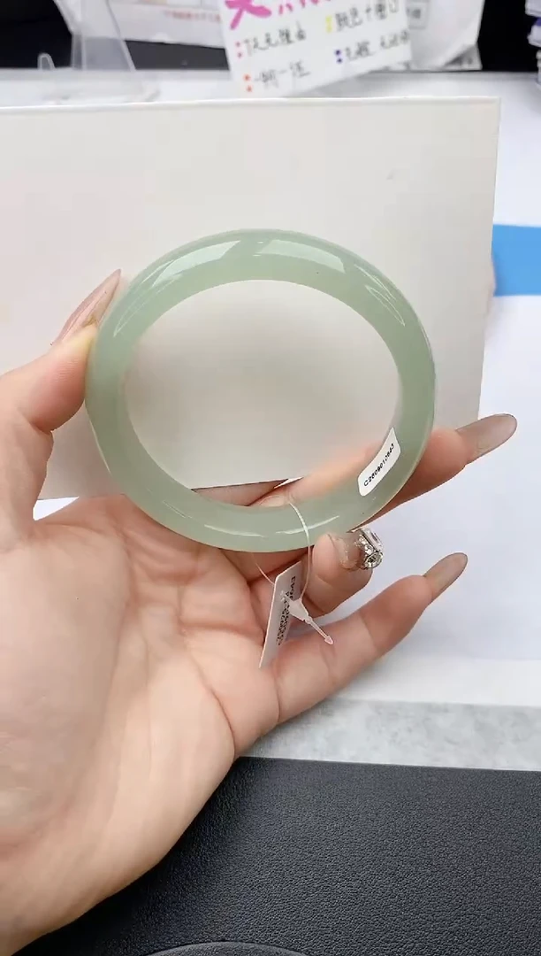 未镶嵌手镯石英质玉w95-DB60+